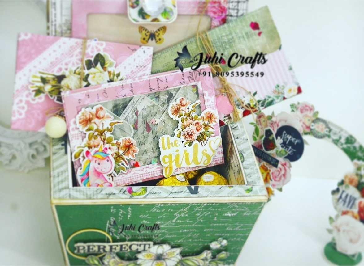 GIFT-HAMPER-BOX2.jpg